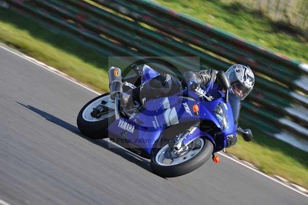 Mallory park Leicestershire;Mallory park photographs;Motorcycle action photographs;event digital images;eventdigitalimages;mallory park;no limits trackday;peter wileman photography;trackday;trackday digital images;trackday photos