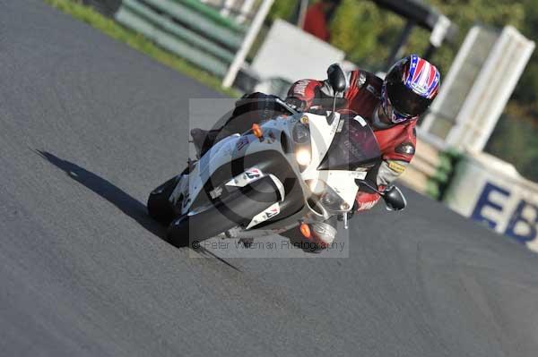 Mallory park Leicestershire;Mallory park photographs;Motorcycle action photographs;event digital images;eventdigitalimages;mallory park;no limits trackday;peter wileman photography;trackday;trackday digital images;trackday photos