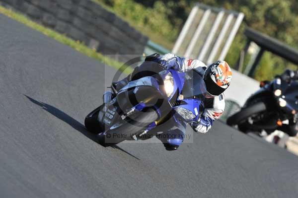 Mallory park Leicestershire;Mallory park photographs;Motorcycle action photographs;event digital images;eventdigitalimages;mallory park;no limits trackday;peter wileman photography;trackday;trackday digital images;trackday photos