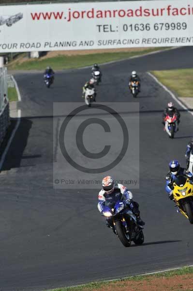 Mallory park Leicestershire;Mallory park photographs;Motorcycle action photographs;event digital images;eventdigitalimages;mallory park;no limits trackday;peter wileman photography;trackday;trackday digital images;trackday photos