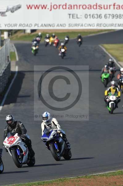 Mallory park Leicestershire;Mallory park photographs;Motorcycle action photographs;event digital images;eventdigitalimages;mallory park;no limits trackday;peter wileman photography;trackday;trackday digital images;trackday photos