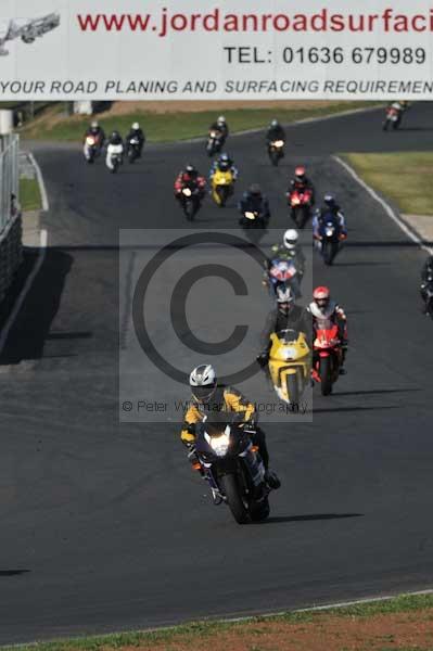 Mallory park Leicestershire;Mallory park photographs;Motorcycle action photographs;event digital images;eventdigitalimages;mallory park;no limits trackday;peter wileman photography;trackday;trackday digital images;trackday photos