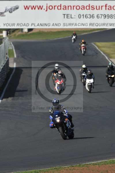Mallory park Leicestershire;Mallory park photographs;Motorcycle action photographs;event digital images;eventdigitalimages;mallory park;no limits trackday;peter wileman photography;trackday;trackday digital images;trackday photos