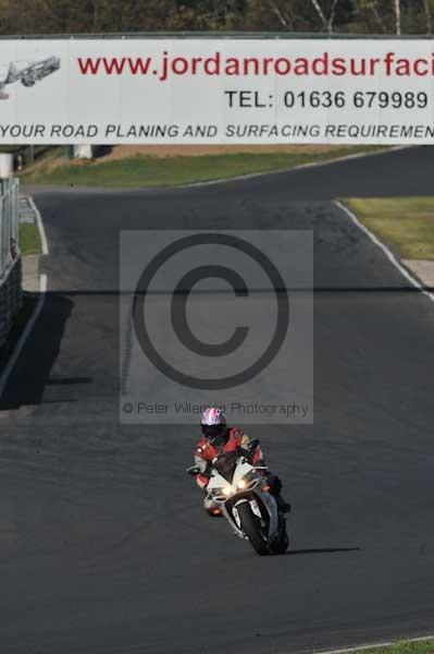 Mallory park Leicestershire;Mallory park photographs;Motorcycle action photographs;event digital images;eventdigitalimages;mallory park;no limits trackday;peter wileman photography;trackday;trackday digital images;trackday photos