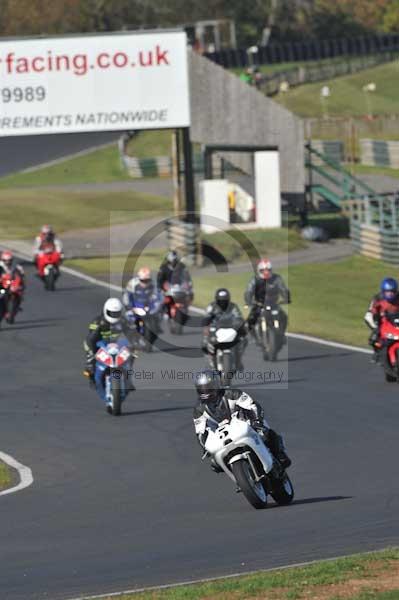 Mallory park Leicestershire;Mallory park photographs;Motorcycle action photographs;event digital images;eventdigitalimages;mallory park;no limits trackday;peter wileman photography;trackday;trackday digital images;trackday photos