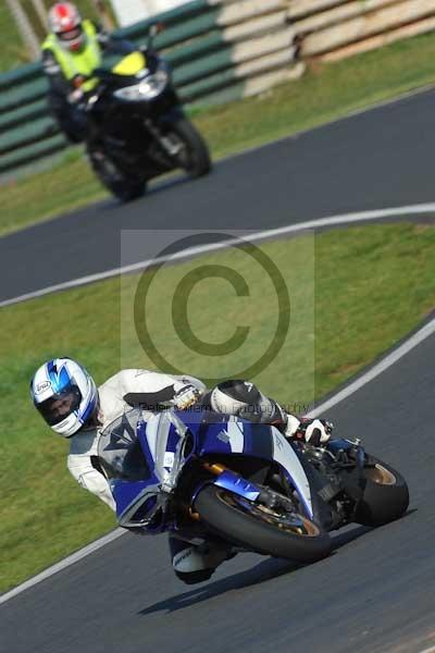 Mallory park Leicestershire;Mallory park photographs;Motorcycle action photographs;event digital images;eventdigitalimages;mallory park;no limits trackday;peter wileman photography;trackday;trackday digital images;trackday photos