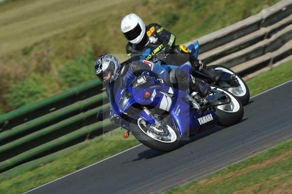 Mallory park Leicestershire;Mallory park photographs;Motorcycle action photographs;event digital images;eventdigitalimages;mallory park;no limits trackday;peter wileman photography;trackday;trackday digital images;trackday photos