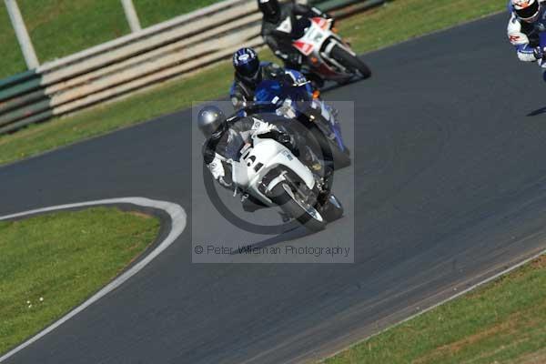 Mallory park Leicestershire;Mallory park photographs;Motorcycle action photographs;event digital images;eventdigitalimages;mallory park;no limits trackday;peter wileman photography;trackday;trackday digital images;trackday photos