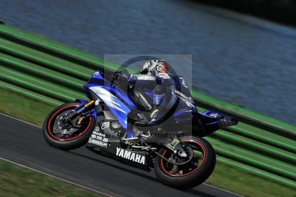 Mallory park Leicestershire;Mallory park photographs;Motorcycle action photographs;event digital images;eventdigitalimages;mallory park;no limits trackday;peter wileman photography;trackday;trackday digital images;trackday photos