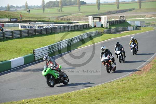 Mallory park Leicestershire;Mallory park photographs;Motorcycle action photographs;event digital images;eventdigitalimages;mallory park;no limits trackday;peter wileman photography;trackday;trackday digital images;trackday photos
