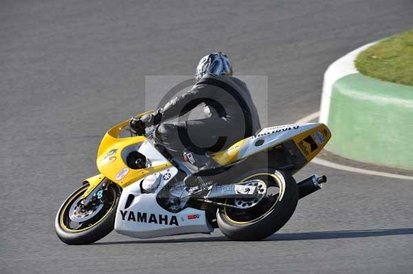 Mallory park Leicestershire;Mallory park photographs;Motorcycle action photographs;event digital images;eventdigitalimages;mallory park;no limits trackday;peter wileman photography;trackday;trackday digital images;trackday photos