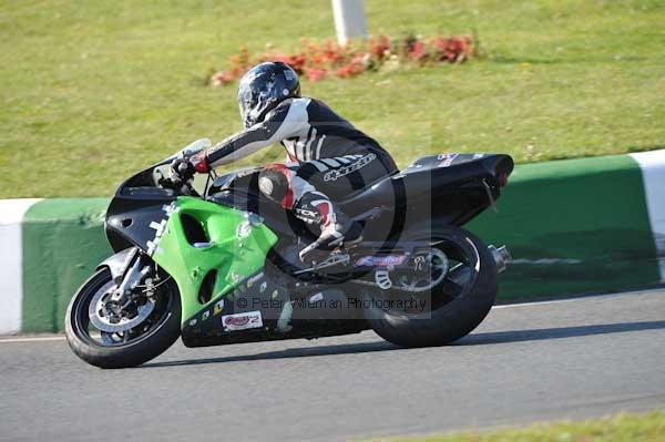 Mallory park Leicestershire;Mallory park photographs;Motorcycle action photographs;event digital images;eventdigitalimages;mallory park;no limits trackday;peter wileman photography;trackday;trackday digital images;trackday photos