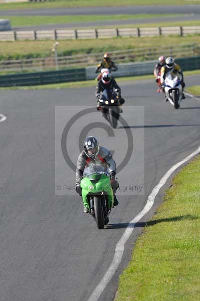 Mallory park Leicestershire;Mallory park photographs;Motorcycle action photographs;event digital images;eventdigitalimages;mallory park;no limits trackday;peter wileman photography;trackday;trackday digital images;trackday photos