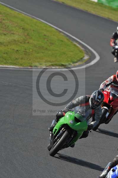 Mallory park Leicestershire;Mallory park photographs;Motorcycle action photographs;event digital images;eventdigitalimages;mallory park;no limits trackday;peter wileman photography;trackday;trackday digital images;trackday photos