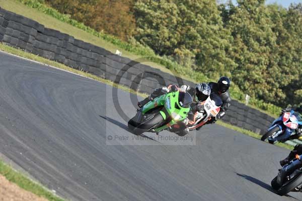 Mallory park Leicestershire;Mallory park photographs;Motorcycle action photographs;event digital images;eventdigitalimages;mallory park;no limits trackday;peter wileman photography;trackday;trackday digital images;trackday photos