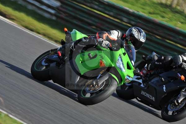 Mallory park Leicestershire;Mallory park photographs;Motorcycle action photographs;event digital images;eventdigitalimages;mallory park;no limits trackday;peter wileman photography;trackday;trackday digital images;trackday photos