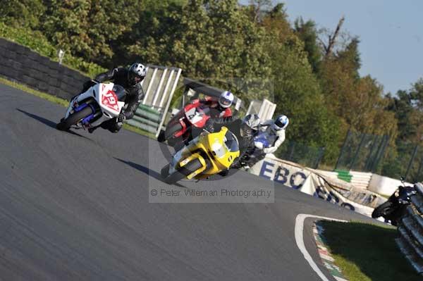 Mallory park Leicestershire;Mallory park photographs;Motorcycle action photographs;event digital images;eventdigitalimages;mallory park;no limits trackday;peter wileman photography;trackday;trackday digital images;trackday photos