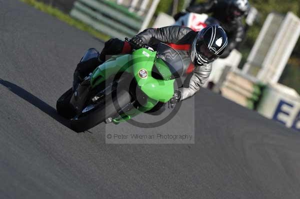 Mallory park Leicestershire;Mallory park photographs;Motorcycle action photographs;event digital images;eventdigitalimages;mallory park;no limits trackday;peter wileman photography;trackday;trackday digital images;trackday photos