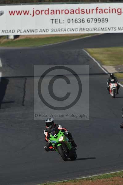 Mallory park Leicestershire;Mallory park photographs;Motorcycle action photographs;event digital images;eventdigitalimages;mallory park;no limits trackday;peter wileman photography;trackday;trackday digital images;trackday photos