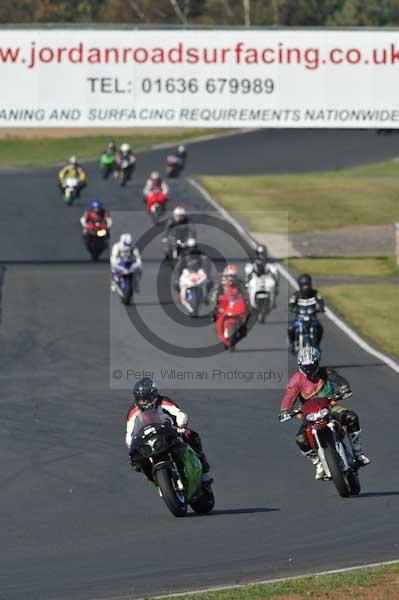 Mallory park Leicestershire;Mallory park photographs;Motorcycle action photographs;event digital images;eventdigitalimages;mallory park;no limits trackday;peter wileman photography;trackday;trackday digital images;trackday photos