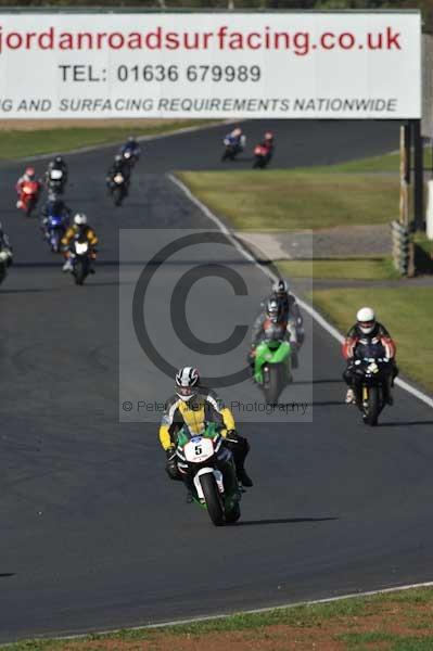 Mallory park Leicestershire;Mallory park photographs;Motorcycle action photographs;event digital images;eventdigitalimages;mallory park;no limits trackday;peter wileman photography;trackday;trackday digital images;trackday photos
