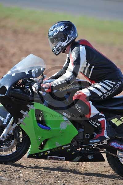 Mallory park Leicestershire;Mallory park photographs;Motorcycle action photographs;event digital images;eventdigitalimages;mallory park;no limits trackday;peter wileman photography;trackday;trackday digital images;trackday photos