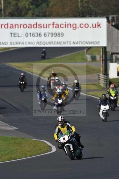 Mallory park Leicestershire;Mallory park photographs;Motorcycle action photographs;event digital images;eventdigitalimages;mallory park;no limits trackday;peter wileman photography;trackday;trackday digital images;trackday photos