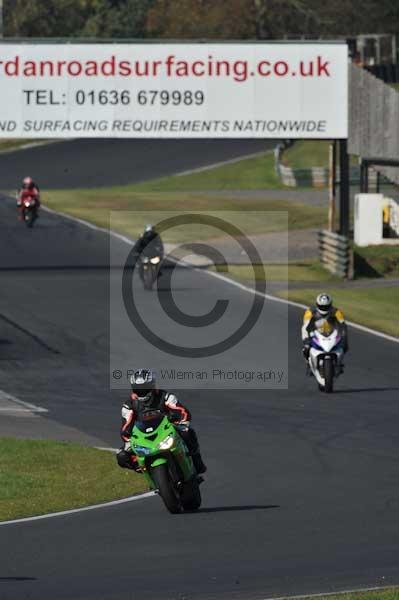 Mallory park Leicestershire;Mallory park photographs;Motorcycle action photographs;event digital images;eventdigitalimages;mallory park;no limits trackday;peter wileman photography;trackday;trackday digital images;trackday photos