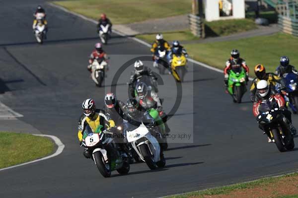 Mallory park Leicestershire;Mallory park photographs;Motorcycle action photographs;event digital images;eventdigitalimages;mallory park;no limits trackday;peter wileman photography;trackday;trackday digital images;trackday photos