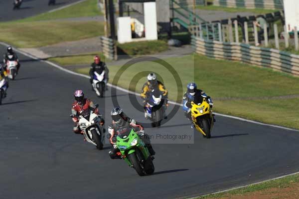 Mallory park Leicestershire;Mallory park photographs;Motorcycle action photographs;event digital images;eventdigitalimages;mallory park;no limits trackday;peter wileman photography;trackday;trackday digital images;trackday photos