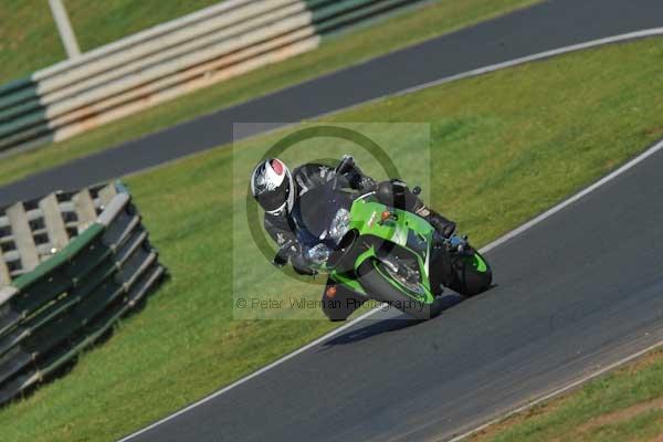 Mallory park Leicestershire;Mallory park photographs;Motorcycle action photographs;event digital images;eventdigitalimages;mallory park;no limits trackday;peter wileman photography;trackday;trackday digital images;trackday photos