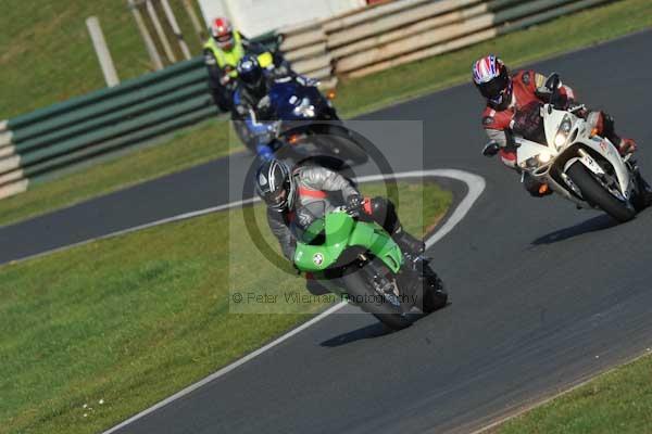 Mallory park Leicestershire;Mallory park photographs;Motorcycle action photographs;event digital images;eventdigitalimages;mallory park;no limits trackday;peter wileman photography;trackday;trackday digital images;trackday photos