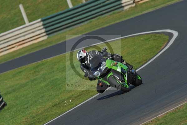 Mallory park Leicestershire;Mallory park photographs;Motorcycle action photographs;event digital images;eventdigitalimages;mallory park;no limits trackday;peter wileman photography;trackday;trackday digital images;trackday photos