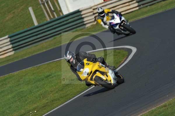 Mallory park Leicestershire;Mallory park photographs;Motorcycle action photographs;event digital images;eventdigitalimages;mallory park;no limits trackday;peter wileman photography;trackday;trackday digital images;trackday photos