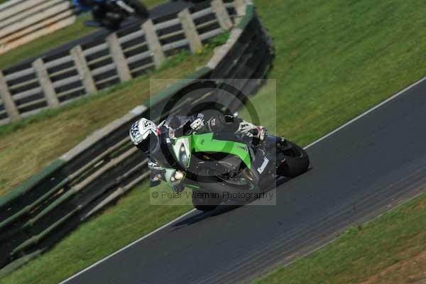 Mallory park Leicestershire;Mallory park photographs;Motorcycle action photographs;event digital images;eventdigitalimages;mallory park;no limits trackday;peter wileman photography;trackday;trackday digital images;trackday photos