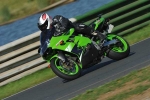 Mallory-park-Leicestershire;Mallory-park-photographs;Motorcycle-action-photographs;event-digital-images;eventdigitalimages;mallory-park;no-limits-trackday;peter-wileman-photography;trackday;trackday-digital-images;trackday-photos