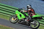 Mallory-park-Leicestershire;Mallory-park-photographs;Motorcycle-action-photographs;event-digital-images;eventdigitalimages;mallory-park;no-limits-trackday;peter-wileman-photography;trackday;trackday-digital-images;trackday-photos