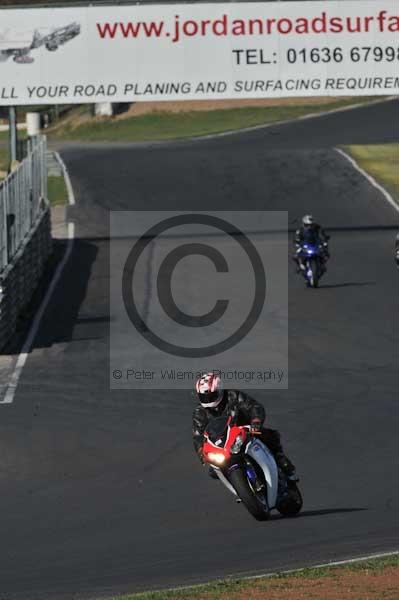 Mallory park Leicestershire;Mallory park photographs;Motorcycle action photographs;event digital images;eventdigitalimages;mallory park;no limits trackday;peter wileman photography;trackday;trackday digital images;trackday photos