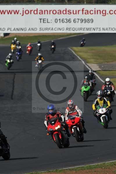 Mallory park Leicestershire;Mallory park photographs;Motorcycle action photographs;event digital images;eventdigitalimages;mallory park;no limits trackday;peter wileman photography;trackday;trackday digital images;trackday photos