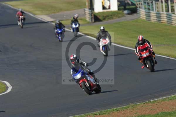 Mallory park Leicestershire;Mallory park photographs;Motorcycle action photographs;event digital images;eventdigitalimages;mallory park;no limits trackday;peter wileman photography;trackday;trackday digital images;trackday photos