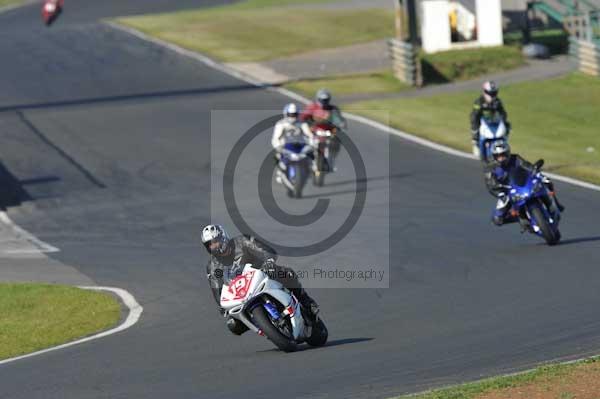 Mallory park Leicestershire;Mallory park photographs;Motorcycle action photographs;event digital images;eventdigitalimages;mallory park;no limits trackday;peter wileman photography;trackday;trackday digital images;trackday photos