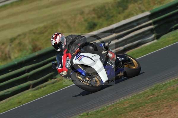 Mallory park Leicestershire;Mallory park photographs;Motorcycle action photographs;event digital images;eventdigitalimages;mallory park;no limits trackday;peter wileman photography;trackday;trackday digital images;trackday photos