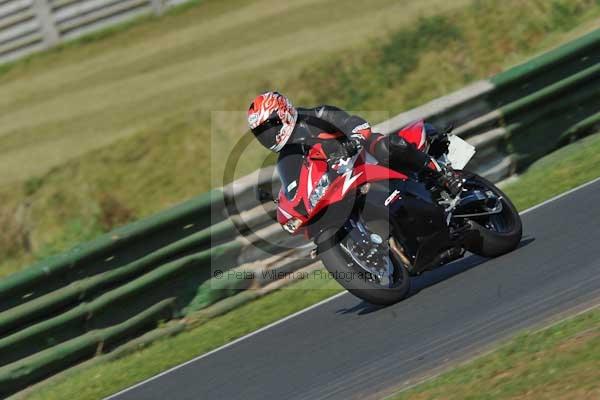 Mallory park Leicestershire;Mallory park photographs;Motorcycle action photographs;event digital images;eventdigitalimages;mallory park;no limits trackday;peter wileman photography;trackday;trackday digital images;trackday photos