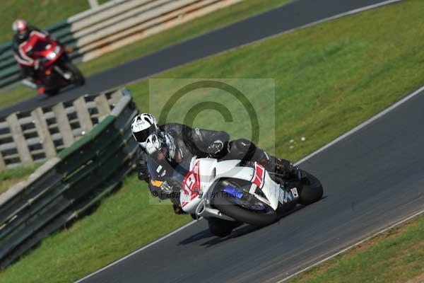 Mallory park Leicestershire;Mallory park photographs;Motorcycle action photographs;event digital images;eventdigitalimages;mallory park;no limits trackday;peter wileman photography;trackday;trackday digital images;trackday photos