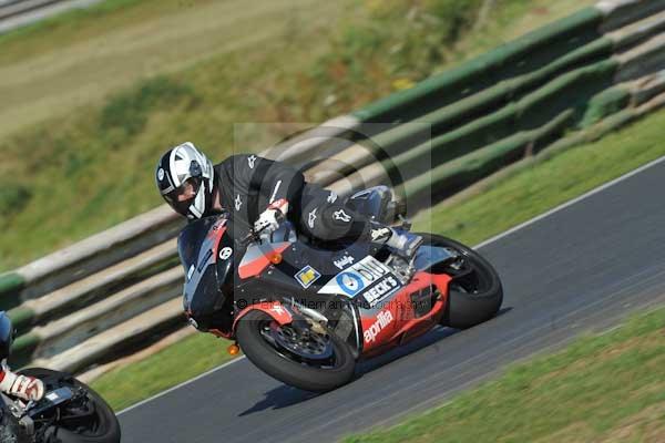 Mallory park Leicestershire;Mallory park photographs;Motorcycle action photographs;event digital images;eventdigitalimages;mallory park;no limits trackday;peter wileman photography;trackday;trackday digital images;trackday photos