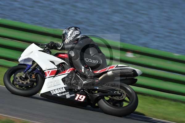 Mallory park Leicestershire;Mallory park photographs;Motorcycle action photographs;event digital images;eventdigitalimages;mallory park;no limits trackday;peter wileman photography;trackday;trackday digital images;trackday photos