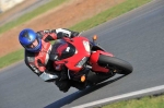 Mallory-park-Leicestershire;Mallory-park-photographs;Motorcycle-action-photographs;event-digital-images;eventdigitalimages;mallory-park;no-limits-trackday;peter-wileman-photography;trackday;trackday-digital-images;trackday-photos