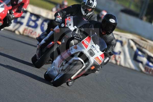 Mallory park Leicestershire;Mallory park photographs;Motorcycle action photographs;event digital images;eventdigitalimages;mallory park;no limits trackday;peter wileman photography;trackday;trackday digital images;trackday photos