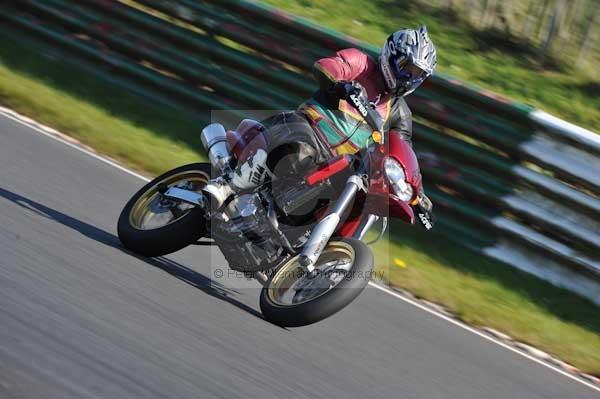 Mallory park Leicestershire;Mallory park photographs;Motorcycle action photographs;event digital images;eventdigitalimages;mallory park;no limits trackday;peter wileman photography;trackday;trackday digital images;trackday photos