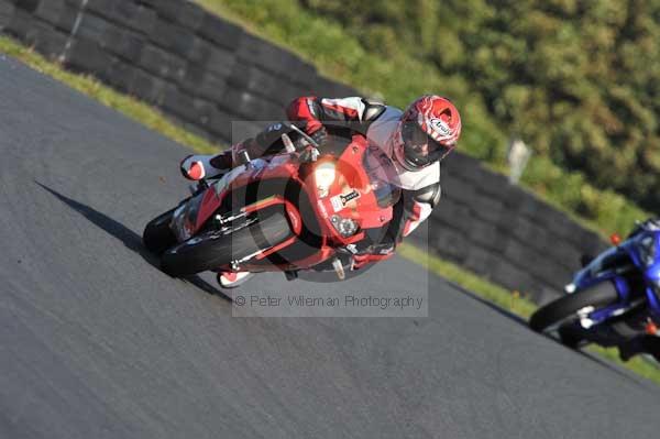 Mallory park Leicestershire;Mallory park photographs;Motorcycle action photographs;event digital images;eventdigitalimages;mallory park;no limits trackday;peter wileman photography;trackday;trackday digital images;trackday photos